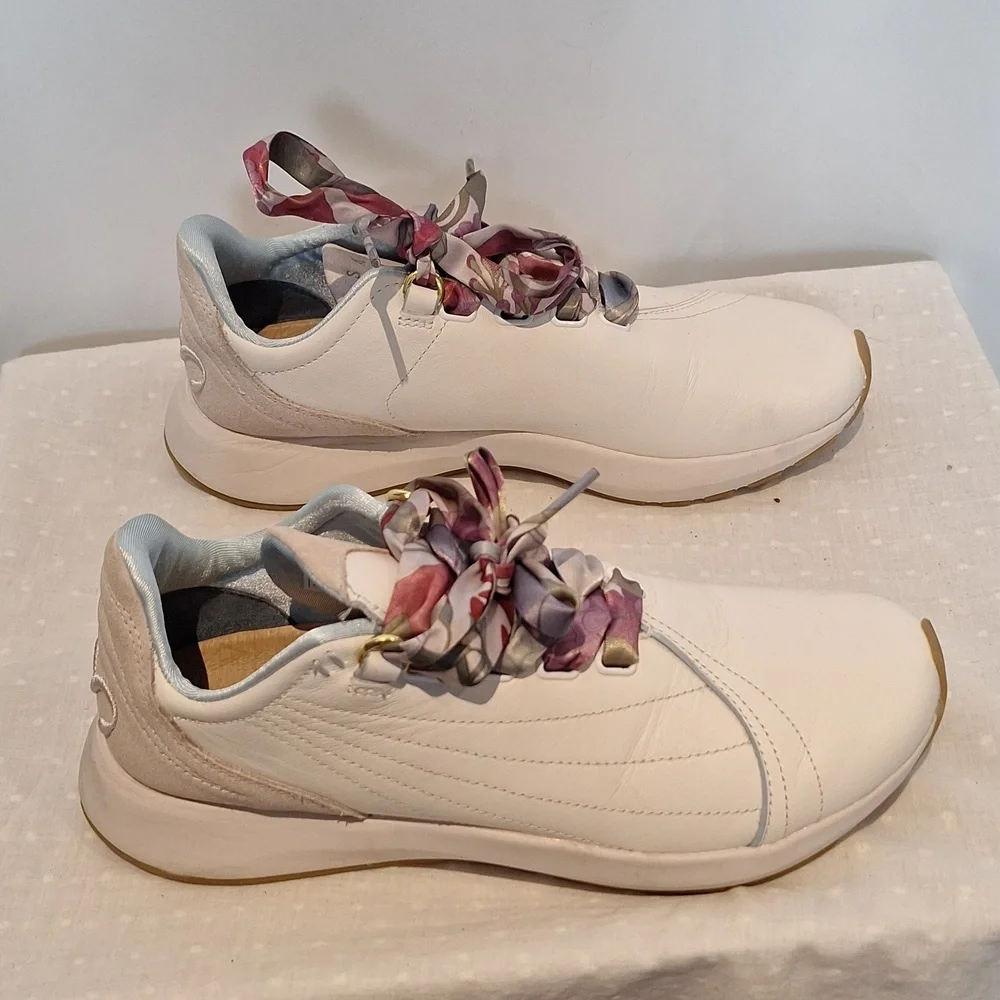 Saysh these tennis